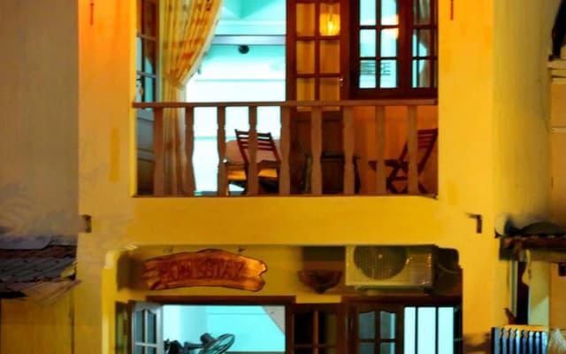 Nha Lan Homestay