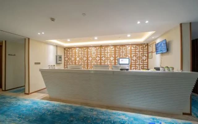 Huayun Hotel (Nantong Jingyang Plaza)