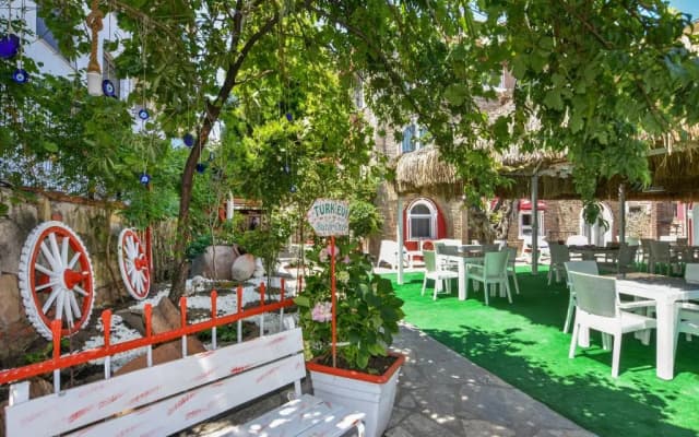 Turkevi Otel Sarimsakli