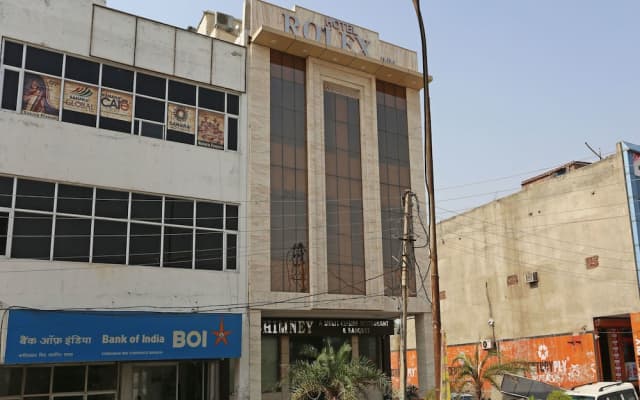 OYO 5614 Hotel Rolex Inn