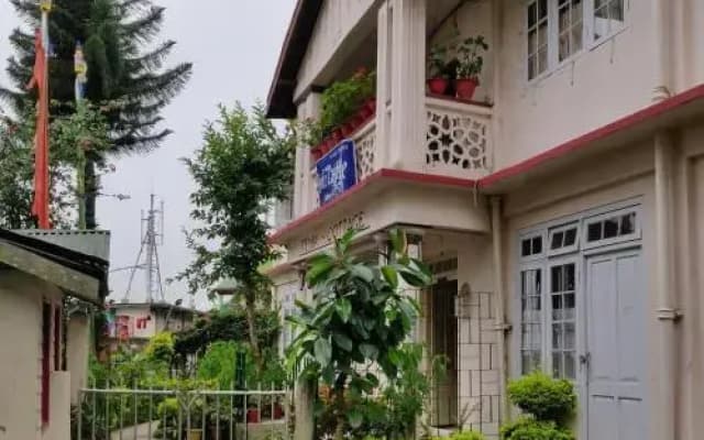 Deki Lodge