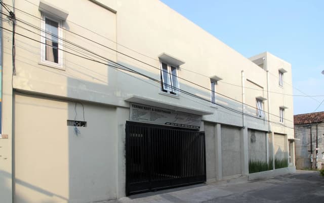 RedDoorz Plus near UPN Jogjakarta 2