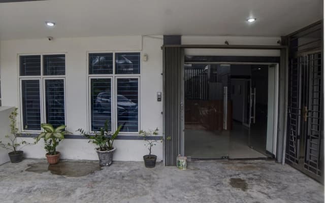 Hotel O Finest House Near Amplas Bus Terminal