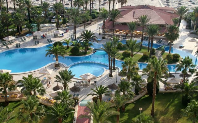 Курортный отель Riadh Palms Resort & Spa