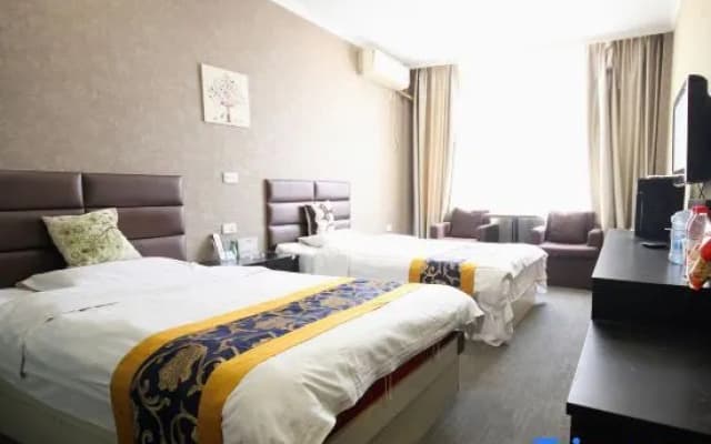 Xingping Yihai Hotel