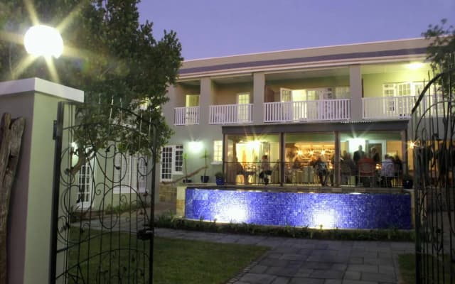 Lodge on Main Guest House and Conference Centre