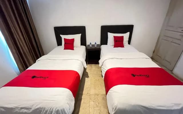 RedDoorz Near Kantor Walikota Manado