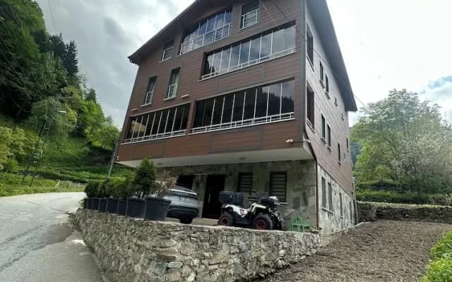 Uçan Pansiyon