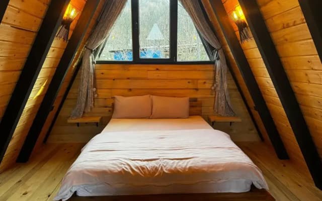 Hill House Bungalov