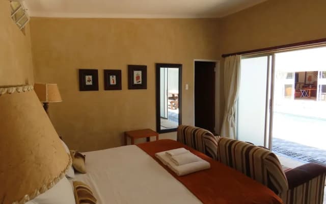 Sunset Lodge & Safaris