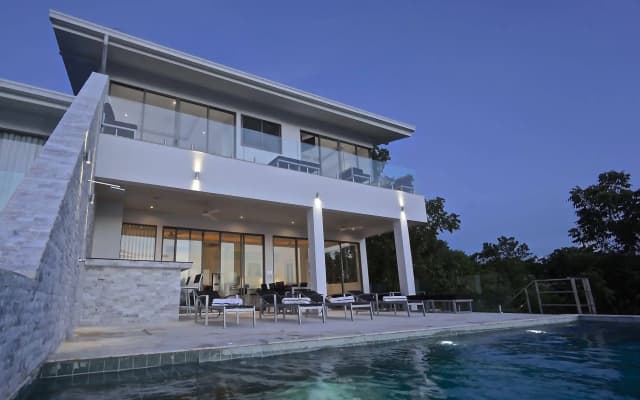 RED SKY beach view villa