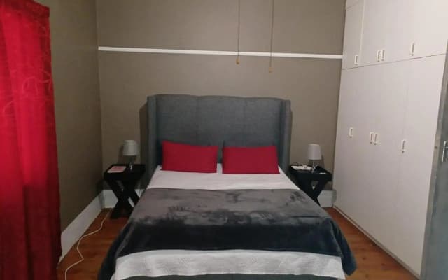 Karoo Refresh Cheerful 2 Bedroom House
