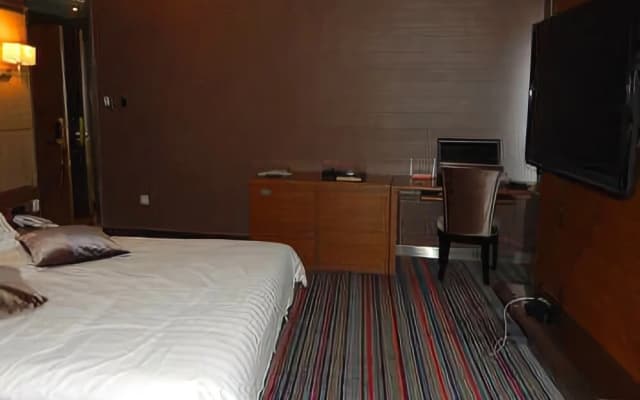 Golden Hotel