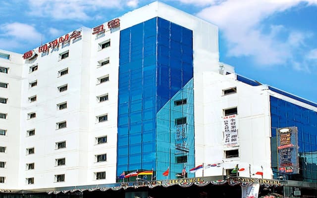 Insadong Crown Hotel