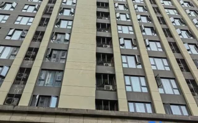 haojun Hotel (Chongqing Daping Longhu Times Tianjie Branch)