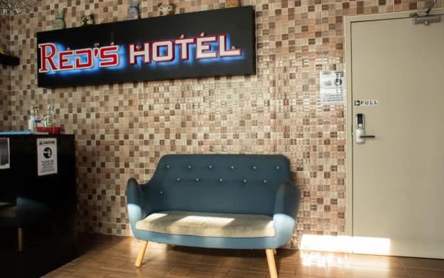 Red's Hotel