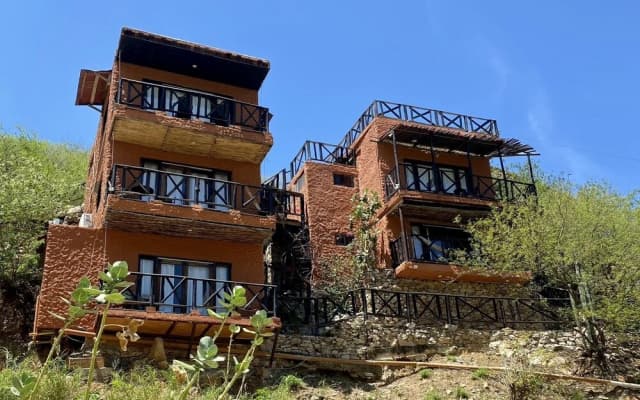 Akela Gaira Hotel