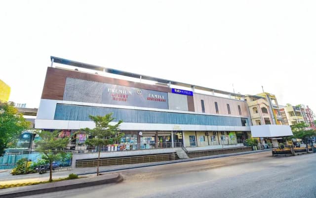Fabhotel Srs Grand