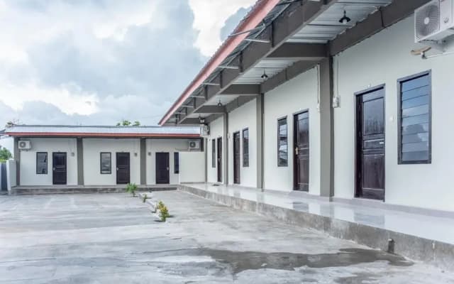 Amor Homestay near Eltari International Airport Mitra RedDoorz
