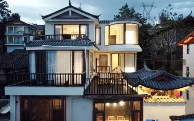 Qianshan Viewing Homestay (Lijiang Dashuiche)