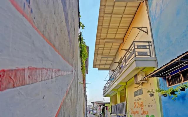 OYO Life 91884 Kost Kusuma Dewi Syariah