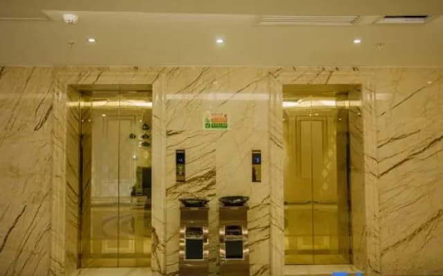 Vienna International Hotel (Korla Swan River)