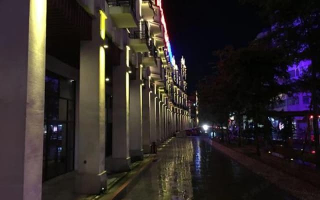 Guanghe Business Hotel (Shaoguan Fengcai Experimental School)