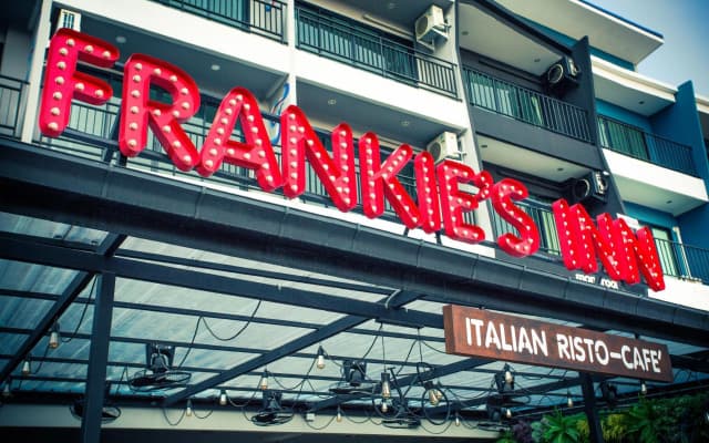 Frankie's Inn