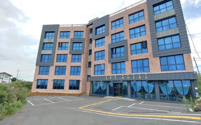 Sky Hotel