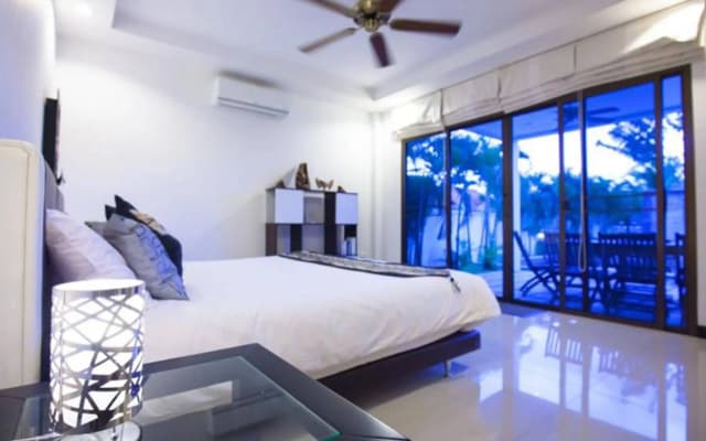 Champagne Villa by Jetta