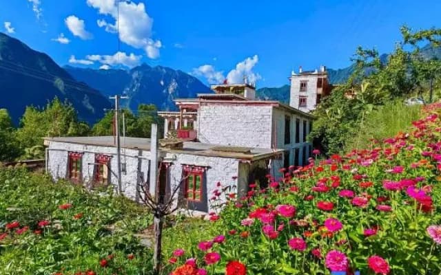 Danba Cosa Xikang Homestay