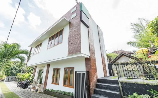 Airy Seminyak Kerobokan Raya Gang Tujuh Bali
