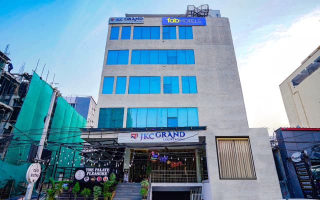 Fabhotel Jkc Grand