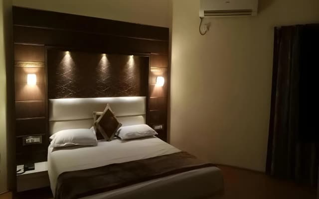 Hotel Tapovan