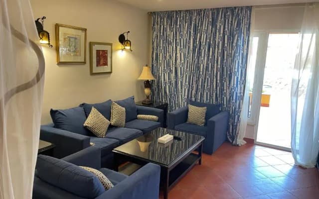 Patio suit, Porto marina