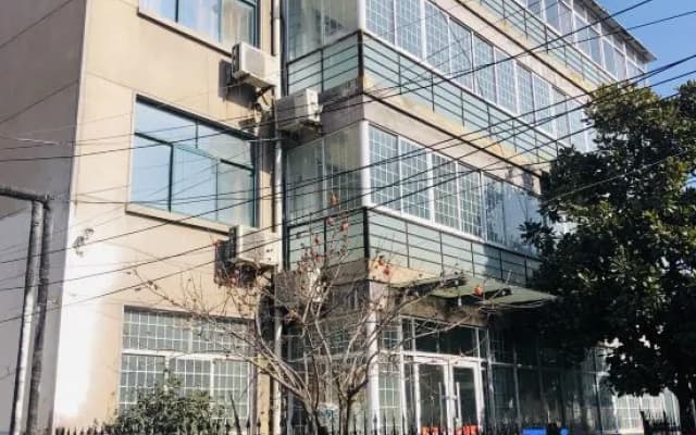 Linyi Riverside Business Hotel