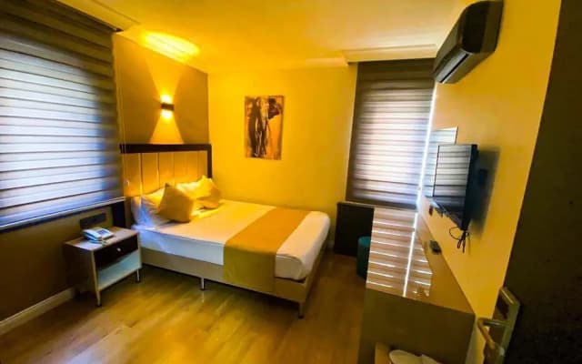 Rer Hotel