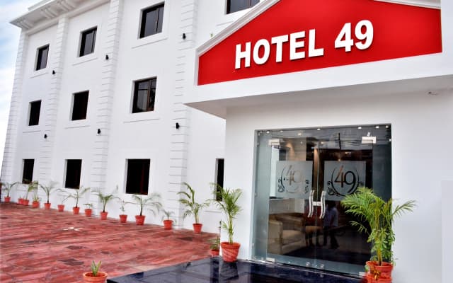 Hotel 49