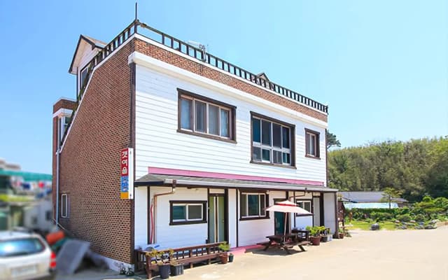 Taean Gat Ford Pension