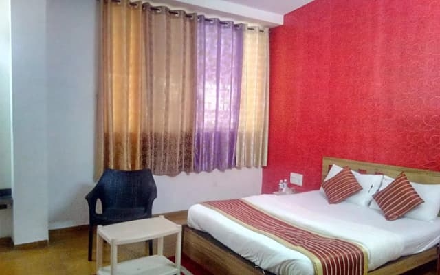 Gourish Resort (Pure Veg)