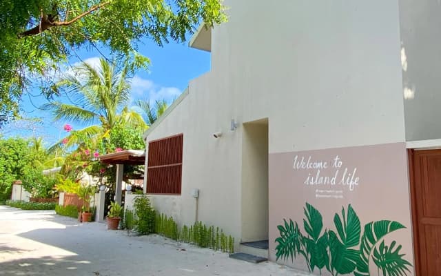 TME Retreats Dhigurah