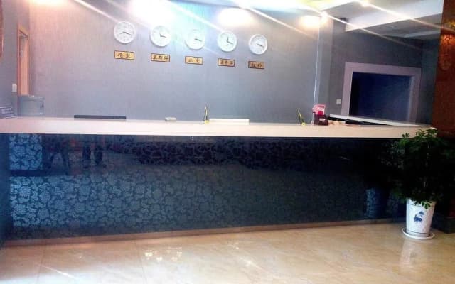 City 118 Chain Hotel
