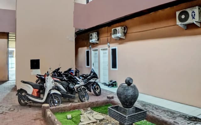 Hotel O N Guesthouse