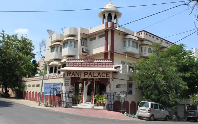 Goroomgo Rani Palace Udaipur