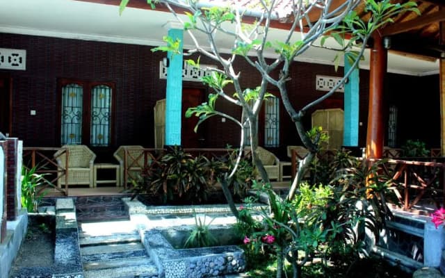 Krisna Bungalows & Restaurant