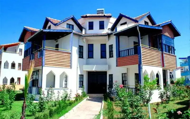 Park Side Hotel