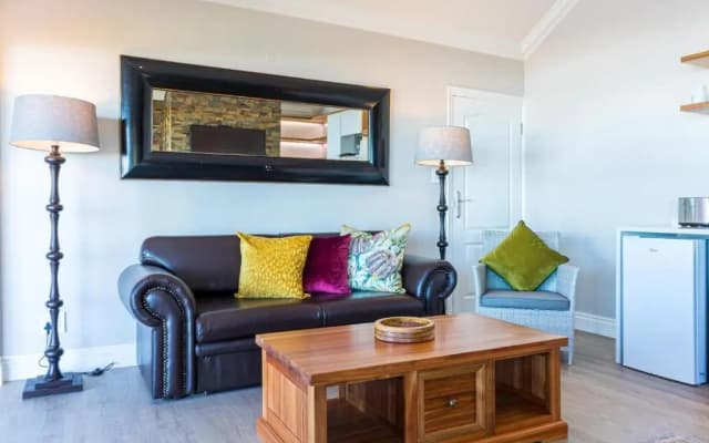 Boardwalk Lodge - Luxury Studio 2 - King Beds