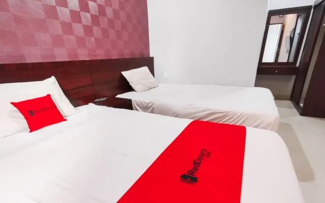 RedDoorz Syariah Near Lotte Grosir Medan