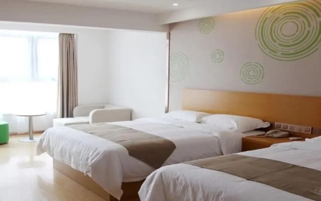GreenTree Inn Express (Jinan High Speed ​​East Railway Station)