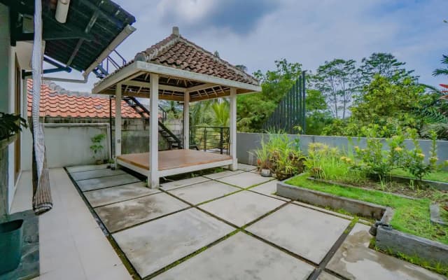 Angler Guest House Malang by OYO Rooms